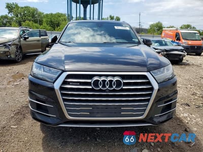 Piąte zdjęcie samochodu w środku: 2019 AUDI Q7 PREMIUM PLUS VIN:WA1LHAF74KD017731 - miniatura