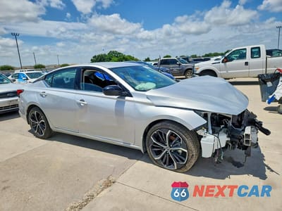 Czwarte zdjęcie samochodu z boku: 2025 NISSAN ALTIMA SR VIN:1N4BL4CV8SN390744 - miniatura