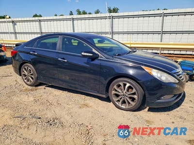 Czwarte zdjęcie samochodu z boku: 2014 HYUNDAI SONATA SE VIN:5NPEC4AC6EH877745 - miniatura