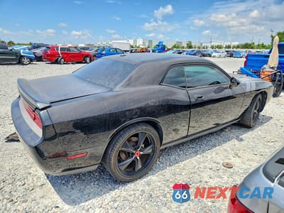 Trzecie zdjęcie samochodu z tyłu: 2010 DODGE CHALLENGER R/T VIN:2B3CJ5DT5AH296725 - miniatura