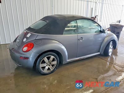 Trzecie zdjęcie samochodu z tyłu: 2006 VOLKSWAGEN NEW BEETLE CONVERTIBLE VIN:3VWPG31Y36M333487 - miniatura
