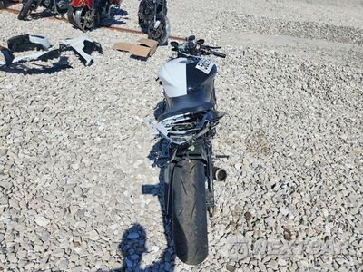Zdjęcie 6 z 10 samochodu: 2009 YAMAHA YZFR6 VIN:JYARJ16E79A011464 - miniatura