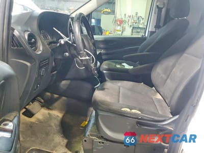 Zdjęcie 7 z 13 samochodu: 2016 MERCEDES-BENZ METRIS DELIVERY VAN VIN:WD3PG2EA9G3105565 - miniatura
