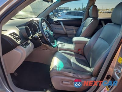 Zdjęcie 7 z 13 samochodu: 2011 TOYOTA HIGHLANDER SE VIN:5TDZK3EHXBS040815 - miniatura