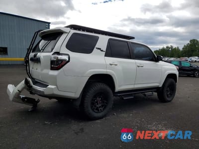 Trzecie zdjęcie samochodu z tyłu: 2018 TOYOTA 4RUNNER TRD OFF-ROAD PREMIUM VIN:JTEBU5JR3J5513525 - miniatura