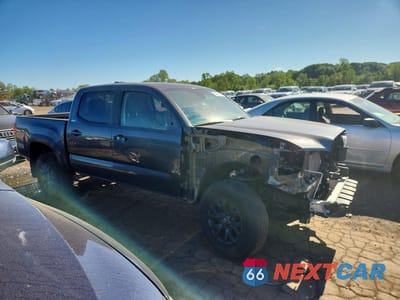 Czwarte zdjęcie samochodu z boku: 2022 TOYOTA TACOMA SR5 V6 VIN:3TMCZ5AN2NM472571 - miniatura