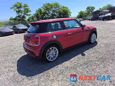 Czwarte zdjęcie samochodu z boku: 2024 MINI COOPER S VIN:WMW53DH06R2U96882 - miniatura