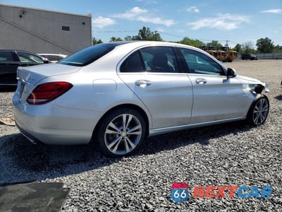 Trzecie zdjęcie samochodu z tyłu: 2015 MERCEDES-BENZ C 300 4MATIC VIN:55SWF4KBXFU002104 - miniatura