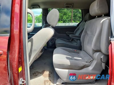Zdjęcie 11 z 13 samochodu: 2004 TOYOTA SIENNA LE 7 PASSENGER VIN:5TDZA23C34S172449 - miniatura