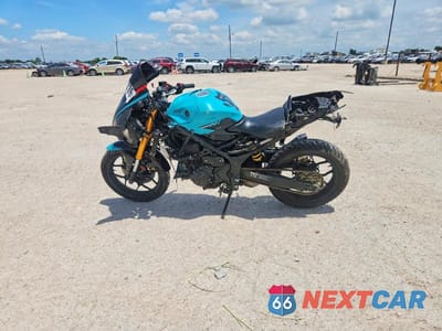 Trzecie zdjęcie samochodu z tyłu: 2020 YAMAHA YZFR3 VIN:MH3RH18Y6LK002782 - miniatura