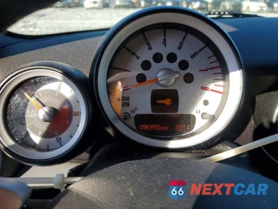Zdjęcie 9 z 12 samochodu: 2010 MINI COOPER S VIN:WMWMS3C54ATZ84920 - miniatura