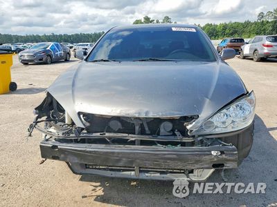 Piąte zdjęcie samochodu w środku: 2005 TOYOTA CAMRY LE VIN:4T1BE32KX5U602443 - miniatura