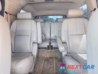 Zdjęcie 10 z 13 samochodu: 2007 GMC YUKON XL C1500 VIN:1GKFC16J47J275385 - miniatura