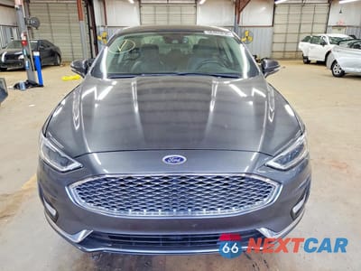 Piąte zdjęcie samochodu w środku: 2020 FORD FUSION TITANIUM VIN:3FA6P0D99LR136619 - miniatura