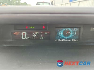 Zdjęcie 9 z 13 samochodu: 2017 TOYOTA PRIUS V FOUR VIN:JTDZN3EUXHJ061772 - miniatura