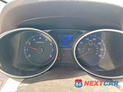 Zdjęcie 9 z 12 samochodu: 2015 HYUNDAI TUCSON SE VIN:KM8JU3AG1FU012807 - miniatura