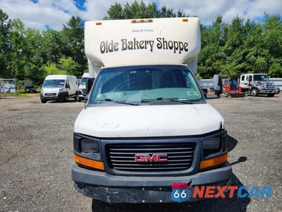 Piąte zdjęcie samochodu w środku: 2016 GMC SAVANA DELIVERY TRUCK VIN:1GD37TCG1G1269773 - miniatura