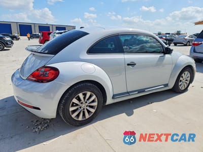 Trzecie zdjęcie samochodu z tyłu: 2017 VOLKSWAGEN BEETLE 1.8T VIN:3VWF17AT1HM616708 - miniatura