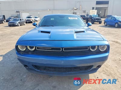 Piąte zdjęcie samochodu w środku: 2021 DODGE CHALLENGER SXT VIN:2C3CDZAG5MH520847 - miniatura