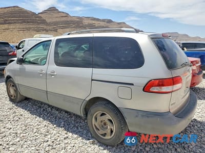 Drugie zdjęcie samochodu z przodu: 2001 TOYOTA SIENNA LE VIN:4T3ZF13C41U399378 - miniatura