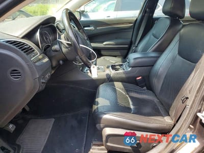 Zdjęcie 7 z 12 samochodu: 2019 CHRYSLER 300 LIMITED VIN:2C3CCAEG4KH612107 - miniatura