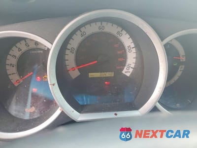 Zdjęcie 9 z 12 samochodu: 2015 TOYOTA TACOMA V6 VIN:3TMLU4EN6FM178661 - miniatura
