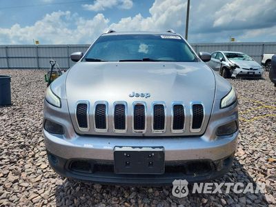 Piąte zdjęcie samochodu w środku: 2016 JEEP CHEROKEE LATITUDE VIN:1C4PJMCB3GW316340 - miniatura
