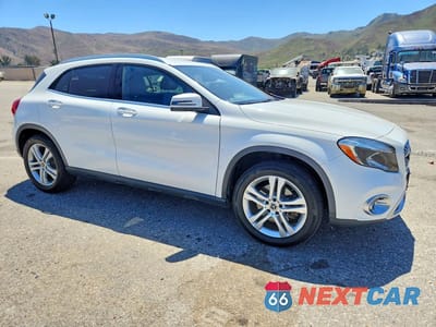 Czwarte zdjęcie samochodu z boku: 2020 MERCEDES-BENZ GLA 250 VIN:WDCTG4EB4LJ667642 - miniatura