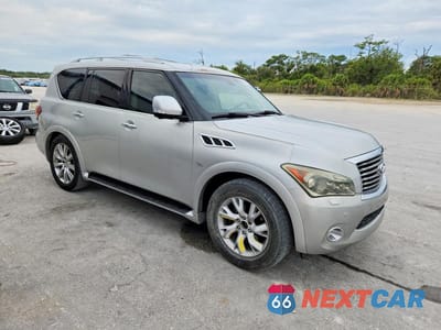 Czwarte zdjęcie samochodu z boku: 2014 INFINITI QX80 BASE VIN:JN8AZ2ND4E9751112 - miniatura