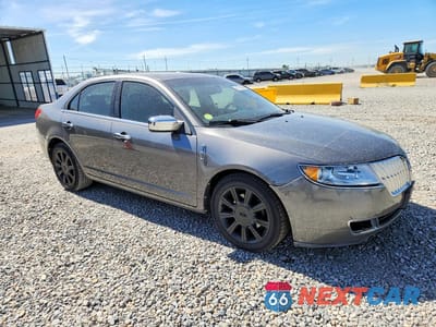 Czwarte zdjęcie samochodu z boku: 2010 LINCOLN MKZ VIN:3LNHL2JC1AR613532 - miniatura