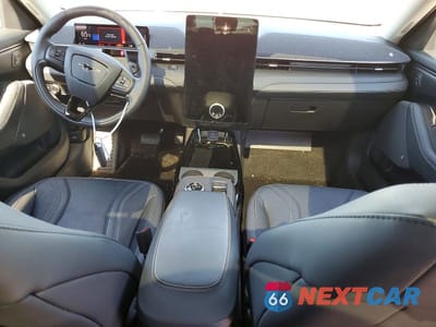 Zdjęcie 8 z 13 samochodu: 2024 FORD MUSTANG MACH-E PREMIUM VIN:3FMTK3SU7RMA40395 - miniatura