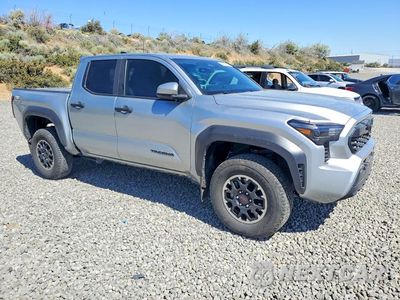 Czwarte zdjęcie samochodu z boku: 2024 TOYOTA TACOMA TRD OFF-ROAD VIN:3TMLB5JN4RM077558 - miniatura