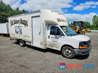 Czwarte zdjęcie samochodu z boku: 2016 GMC SAVANA DELIVERY TRUCK VIN:1GD37TCG1G1269773 - miniatura