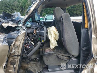Zdjęcie 7 z 11 samochodu: 2004 CHEVROLET SILVERADO C1500 VIN:1GCEC14T44Z196081 - miniatura