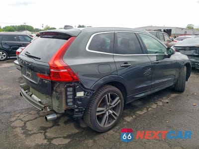Trzecie zdjęcie samochodu z tyłu: 2018 VOLVO XC60 T5 VIN:LYV102RK0JB082658 - miniatura