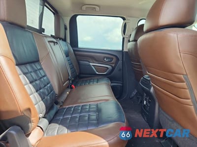Zdjęcie 10 z 12 samochodu: 2018 NISSAN TITAN PLATINUM RESERVE VIN:1N6AA1E69JN511518 - miniatura