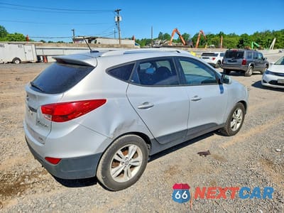 Trzecie zdjęcie samochodu z tyłu: 2011 HYUNDAI TUCSON GLS VIN:KM8JUCAC4BU300151 - miniatura