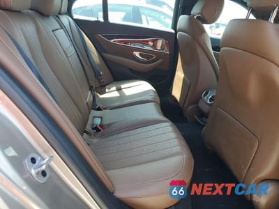 Zdjęcie 10 z 12 samochodu: 2021 MERCEDES-BENZ E 350 4MATIC VIN:W1KZF8EB7MA948612 - miniatura