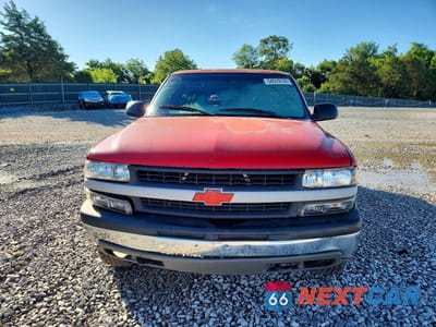 Piąte zdjęcie samochodu w środku: 2001 CHEVROLET SILVERADO K1500 VIN:1GCEK14W41Z170914 - miniatura