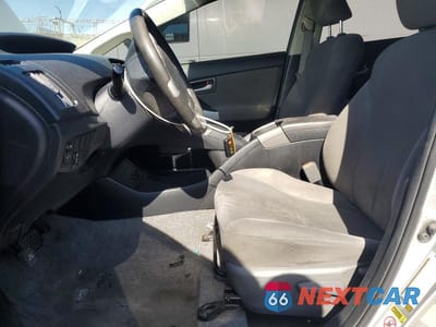 Zdjęcie 7 z 12 samochodu: 2014 TOYOTA PRIUS TWO VIN:JTDKN3DU9E0363915 - miniatura