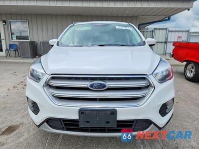 Piąte zdjęcie samochodu w środku: 2019 FORD ESCAPE SE VIN:1FMCU0GD7KUB58613 - miniatura