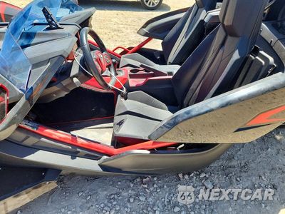 Zdjęcie 7 z 12 samochodu: 2020 POLARIS SLINGSHOT R VIN:57XAARGB2L8137743 - miniatura
