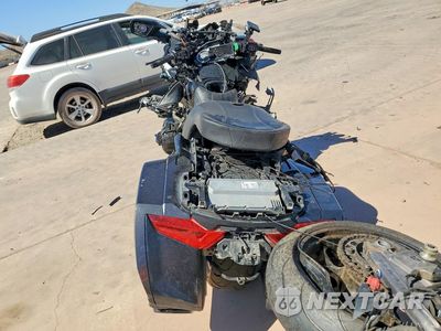 Czwarte zdjęcie samochodu z boku: 2021 HONDA GL1800 VIN:JH2SC7904MK300010 - miniatura