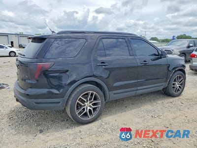 Trzecie zdjęcie samochodu z tyłu: 2018 FORD EXPLORER SPORT VIN:1FM5K8GT1JGC47434 - miniatura