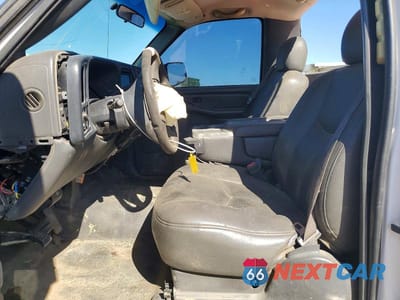 Zdjęcie 7 z 13 samochodu: 2003 CHEVROLET SILVERADO C2500 HEAVY DUTY VIN:1GBHC24U93Z254376 - miniatura