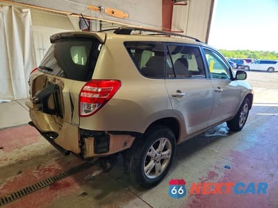 Trzecie zdjęcie samochodu z tyłu: 2012 TOYOTA RAV4 BASE VIN:JTMBF4DV7CD043204 - miniatura