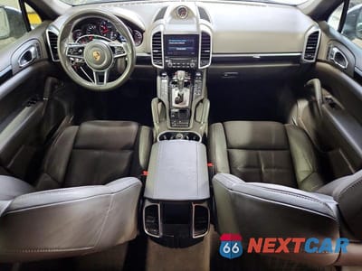 Zdjęcie 8 z 13 samochodu: 2017 PORSCHE CAYENNE VIN:WP1AA2A22HKA86648 - miniatura