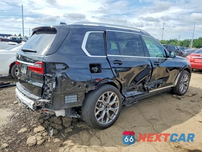 Trzecie zdjęcie samochodu z tyłu: 2022 BMW X7 XDRIVE40I VIN:5UXCW2C0XN9K89411 - miniatura