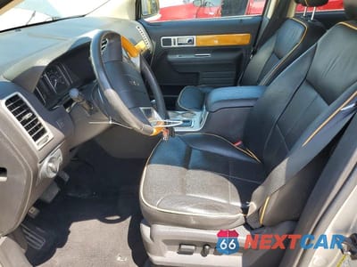 Zdjęcie 7 z 13 samochodu: 2010 LINCOLN MKX VIN:2LMDJ8JC8ABJ18075 - miniatura