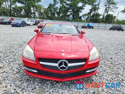 Piąte zdjęcie samochodu w środku: 2015 MERCEDES-BENZ SLK 250 VIN:WDDPK4HA6FF104601 - miniatura